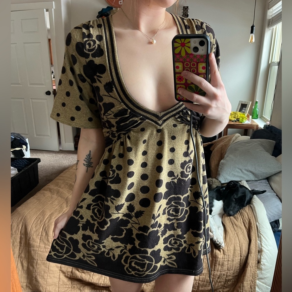 Lovely Tie-Back, Low ‘V’ Dress